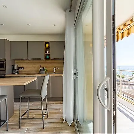 Apartment Superb Studio By The Beach *