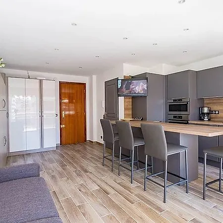 Superb Studio By The Beach *